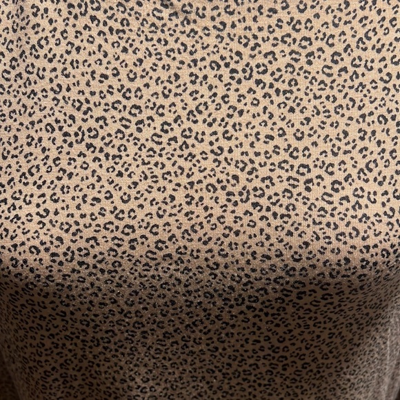 Long sleeve peplum top🖤 - Picture 2 of 2